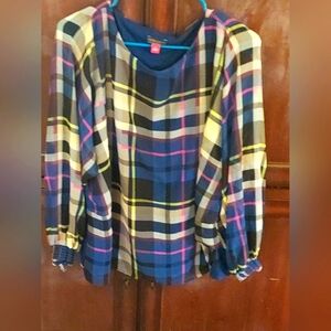 Elegant Vince Camoto Women's Blouse